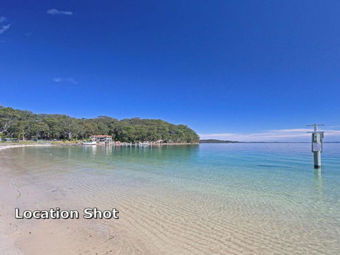 2 / 10 Catalina Close Walk To Shoal Bay Beach - Darwin Holiday 4