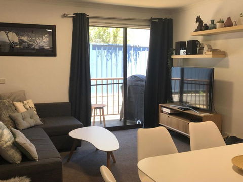 Lake N Snow 4 - Darwin Holiday 4