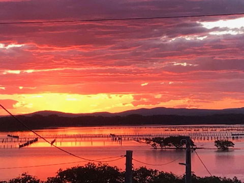 Island View 4 Opposite Wallis Lake! - Darwin Holiday 5