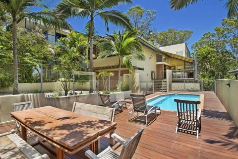 32 The Quarterdeck - Darwin Holiday 1