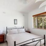 Picture Perfect Lizzie Palms 2 - Darwin Holiday 0