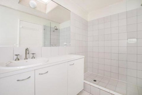 Wickham Cove Unit 10 45 Albert Street. Kings Beach - Darwin Holiday 2