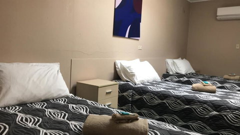 Manning River Motel - Darwin Holiday 2