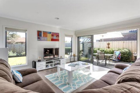 Once Upon A Tide - Darwin Holiday 0