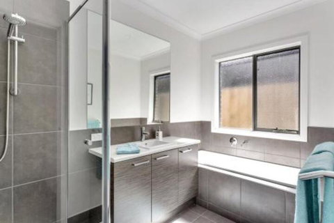 Once Upon A Tide - Darwin Holiday 6