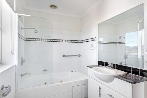 Barrington Unit 814 / 43 45 Shoal Bay Road - Darwin Holiday 2