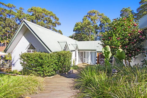 Golfers Getaway Mollymook Augusta Place 14 / 13 15 - Darwin Holiday 3