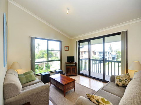 Pet Friendly On Pelican Close To Myall River - Darwin Holiday 4