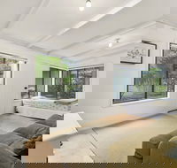 Hidden Escape Free Wifi  Foxtel Surfside PET Friendly