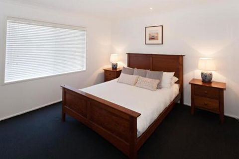 Thurlow Beach House With Pool Stroll To CBD & Dutchies Beach - Darwin Holiday 2