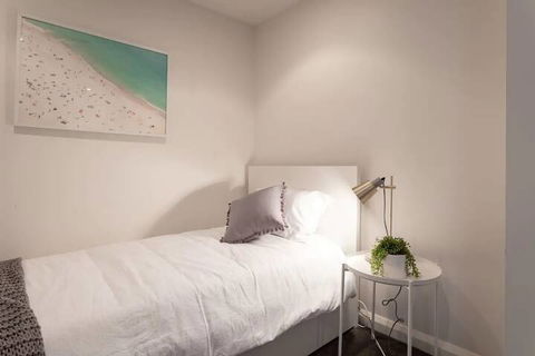 Modern Harbourside Apartment With A View - Darwin Holiday 3