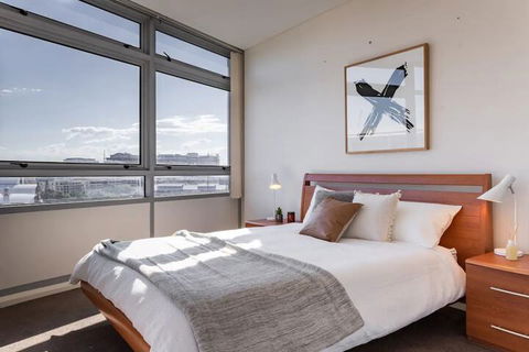 Modern Harbourside Apartment With A View - Darwin Holiday 2