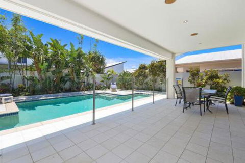 Summer Beach House On Tallows Avenue Kingscliff - Darwin Holiday 2