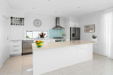 Summer Beach House On Tallows Avenue Kingscliff - Darwin Holiday 4