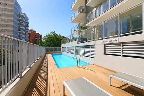 Stunning Two-storey Apartment In Perth's CBD - Darwin Holiday 6