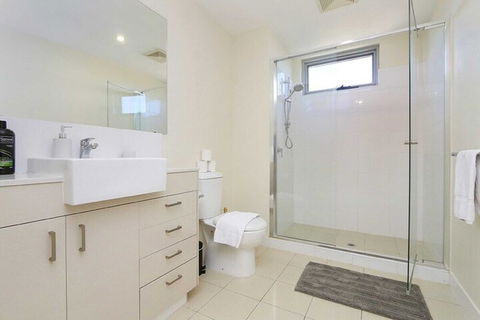 Stunning Two-storey Apartment In Perth's CBD - Darwin Holiday 7
