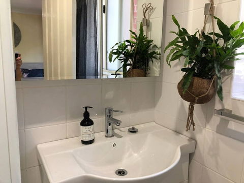 Escape To Strathfield For 8 Guests - Darwin Holiday 1