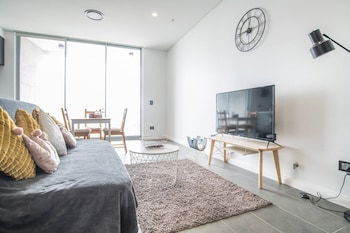 Home With Convenient Location! Close To Train&cbd - Darwin Holiday 0