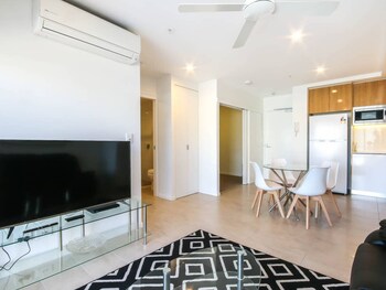 Chic Apartment In Walking Distance To Southbank - Darwin Holiday 6