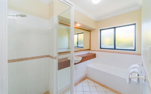 Oceania Cottage LJHooker Yamba - Darwin Holiday 7
