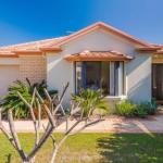 Oceania Cottage LJHooker Yamba - Darwin Holiday 1