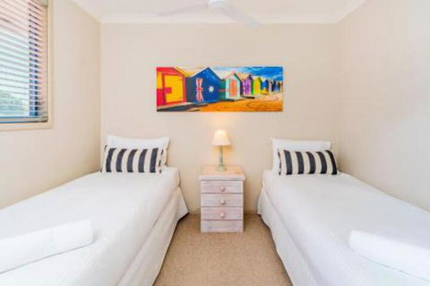 Beachside 1 LJHooker Yamba - Darwin Holiday 7