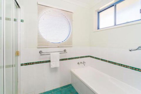 Beachside 1 LJHooker Yamba - Darwin Holiday 2