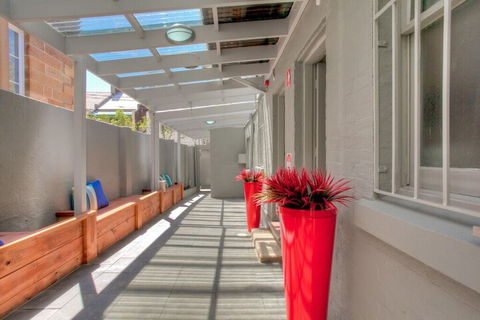 Flinders Street Studios - Darwin Holiday 2