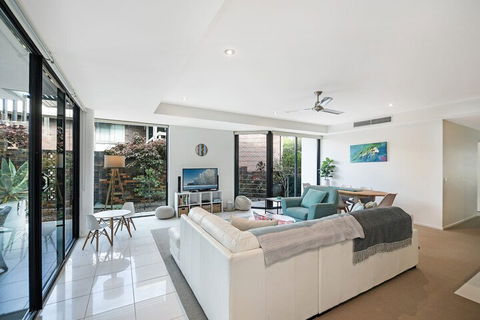 Peregian On The Beach Unit 3 - Darwin Holiday 3