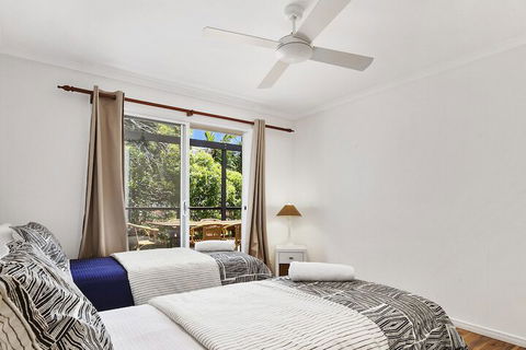 Stunning Sunshine Beach House In Prime Location 31 Ferguson Street - Darwin Holiday 4