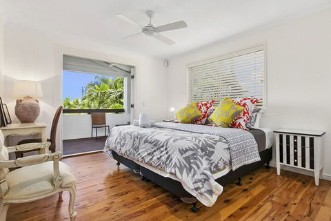 Stunning Sunshine Beach House In Prime Location 31 Ferguson Street - Darwin Holiday 3