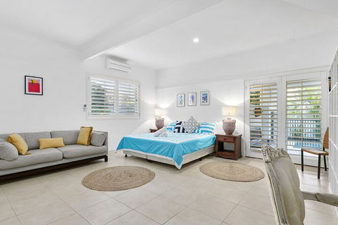 Stunning Sunshine Beach House In Prime Location 31 Ferguson Street - Darwin Holiday 6