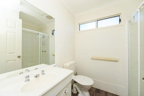 Reflections Holiday Parks Lake Keepit - Darwin Holiday 7