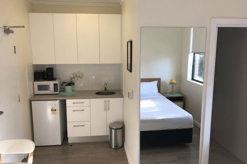 Douglas Street Studios - Darwin Holiday 1