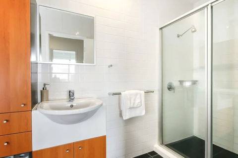 Large 3 Bedroom Apartment With River Views Near The Stadium - Darwin Holiday 7