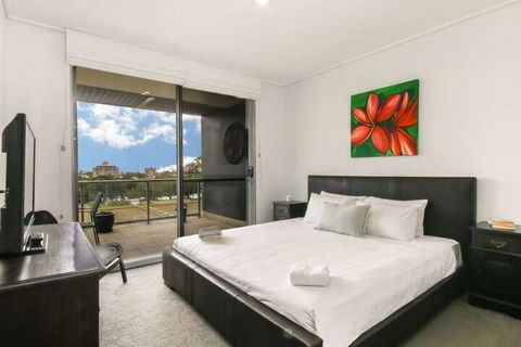Large 3 Bedroom Apartment With River Views Near The Stadium - Darwin Holiday 3