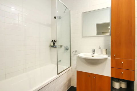 Large 3 Bedroom Apartment With River Views Near The Stadium - Darwin Holiday 5