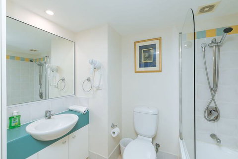 Airtrip Apartment On Edmonstone St - Darwin Holiday 5