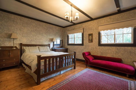 Walhalla Coach House - Darwin Holiday 5