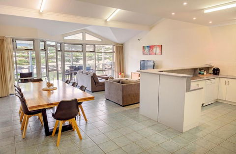 Port Lincoln Foreshore Apartments - Darwin Holiday 5