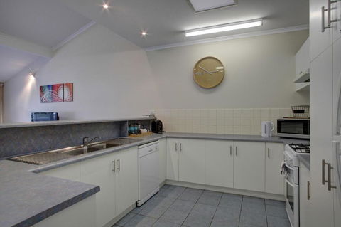 Port Lincoln Foreshore Apartments - Darwin Holiday 6