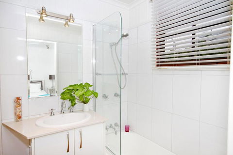 1 / 121 Park Crescent Coolum Beach - Darwin Holiday 2