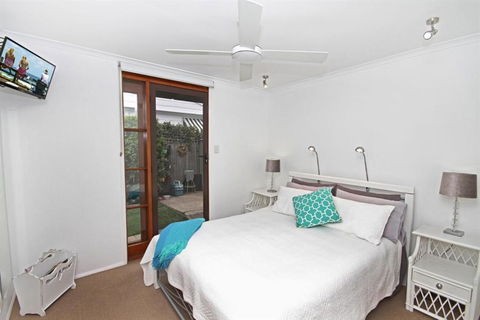 1 / 121 Park Crescent Coolum Beach - Darwin Holiday 5