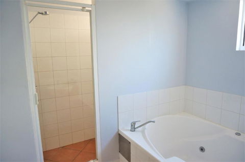 Osprey Holiday Village Unit 118 Excellent 3 Bedroom Holiday Villa With A Pool In The Complex - Darwin Holiday 7