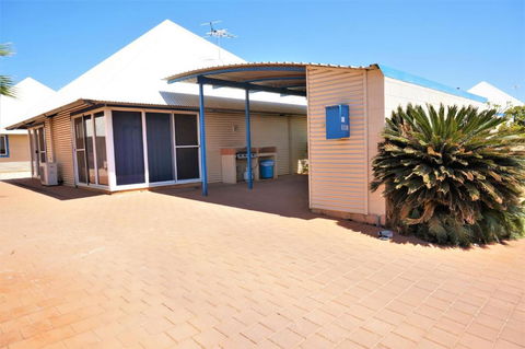 Osprey Holiday Village Unit 118 Excellent 3 Bedroom Holiday Villa With A Pool In The Complex - Darwin Holiday 4