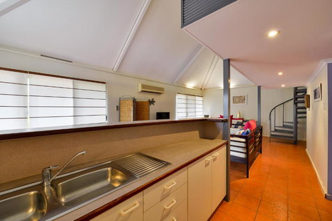 Osprey Holiday Village Unit 112 Vibrant 3 Bedroom Holiday Villa With A Pool In The Complex - Darwin Holiday 5