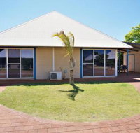 Osprey Holiday Village Unit 109 Pleasant 3 Bedroom Holiday Villa with a Pool in the Complex - Darwin Holiday