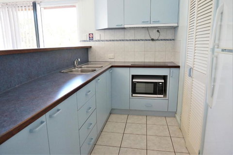 Osprey Holiday Village Unit 120 Colourful 3 Bedroom Holiday Villa With A Pool In The Complex - Darwin Holiday 7