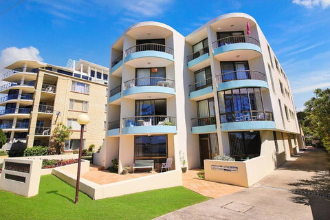 Eastbourne U4 80 Esplanade Golden Beach - Darwin Holiday 3