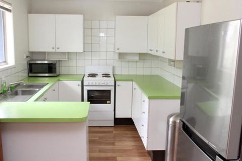 Coolum Classic Beach Shack Pet Friendly - Darwin Holiday 4